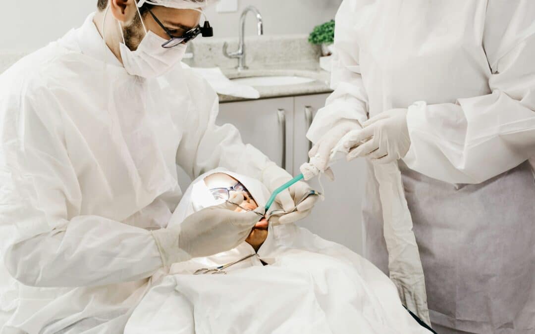 Oral Surgeon vs General Dentist – What’s the difference?